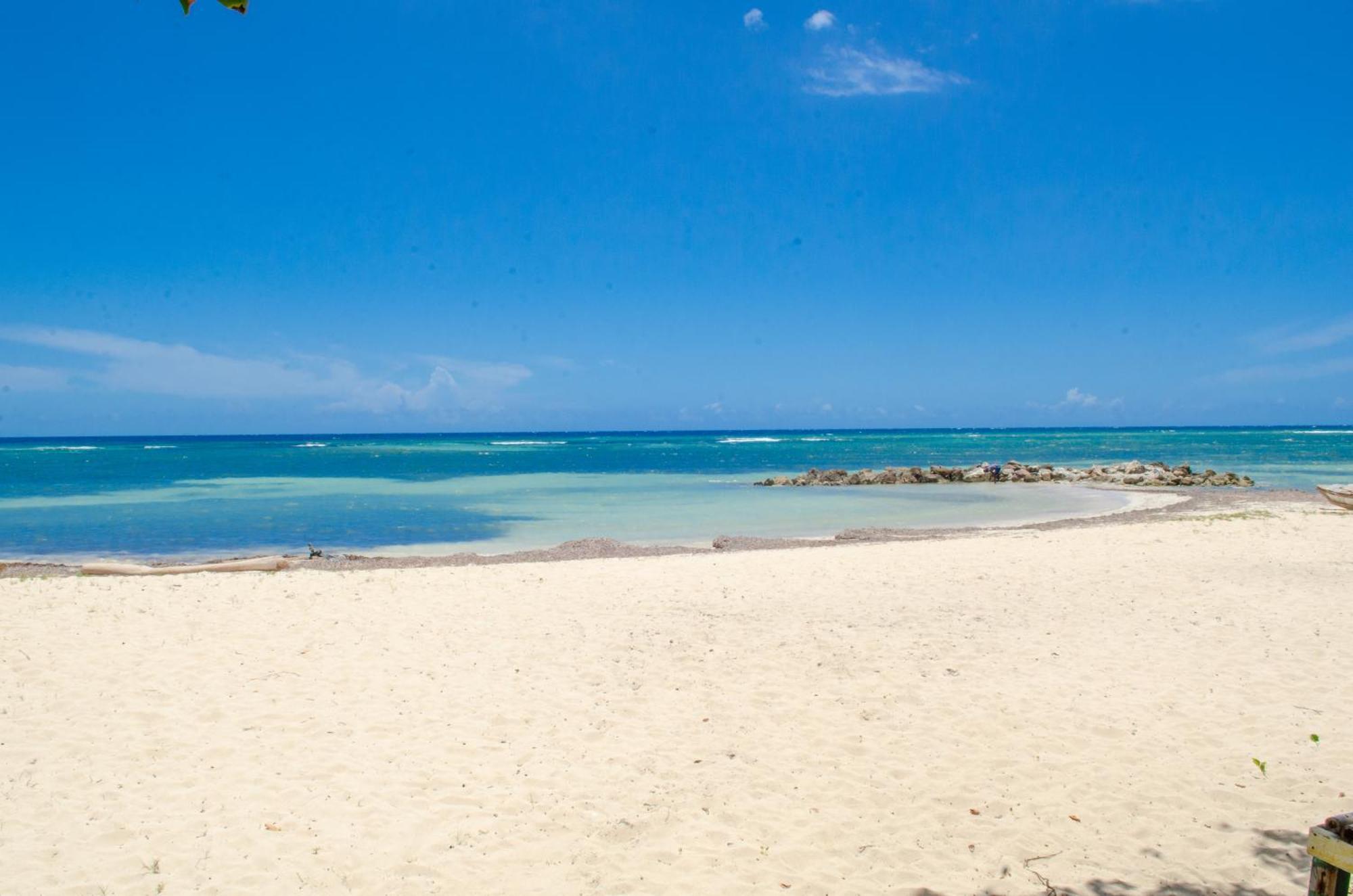 Marriott Seacastles E22, Montego Bay Aparthotel Exterior photo